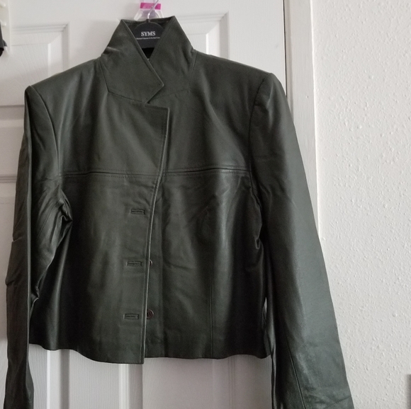 Jacker - Picture 1 of 5